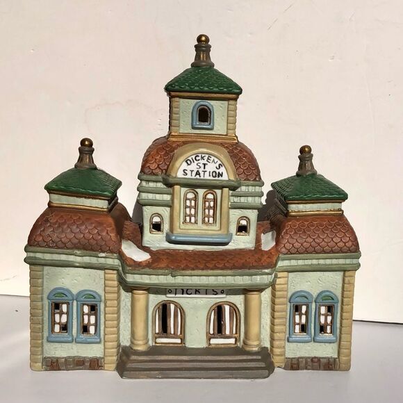 DICKENS KEEPSAKE CHRISTMAS VILLAGE TRAIN STATION 1993 VINTAGE PORCELAIN LIGHTED - Picture 10 of 11